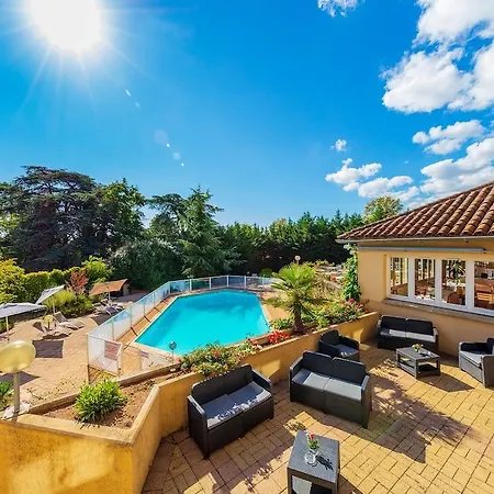 Hotel Logis Noemys Morgon 3*