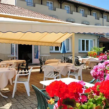 Logis Noemys Morgon Hotel 3*