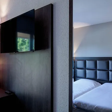 Logis Noemys Morgon Hotel
