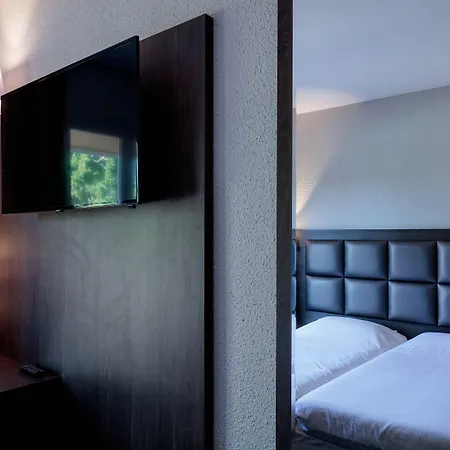 Logis Noemys Morgon Hotel