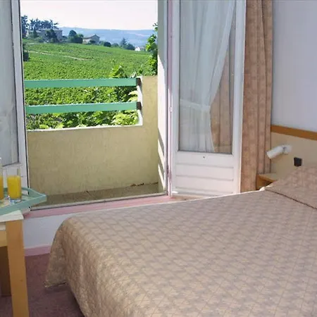 Logis Noemys Morgon Hotel